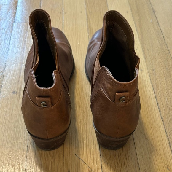NWOT Circus by Sam Edelman Pent Ankle Booties in Brown - Picture 4 of 8